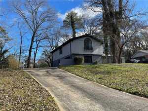4 Bedroom Rental – 4503 Dorset Cir, Decatur, GA 30035