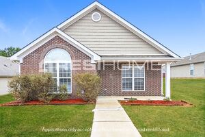 289 Village Dr Photo