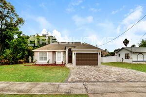 5421 Deltona Blvd Photo