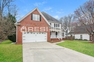 Image of 9 Oakmont Court