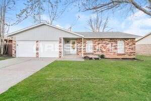 405 N Lotus Ave Photo