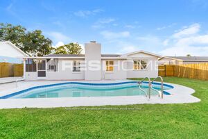 1624 Dolphin Dr Photo