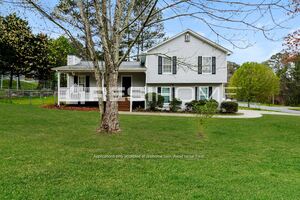 101 Auburn Park Photo