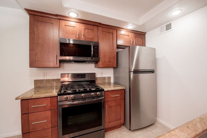 Huntington Beach Condo — photo 7