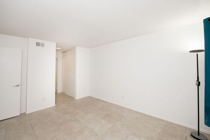 Huntington Beach Condo — photo 16