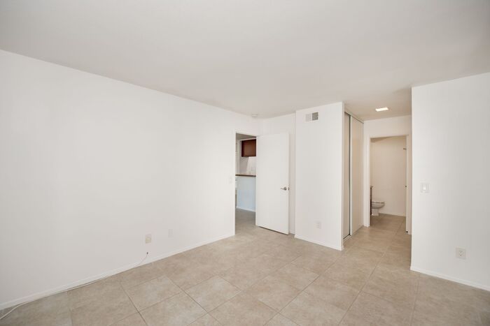Huntington Beach Condo — photo 17