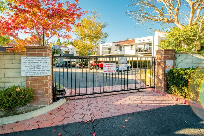 Huntington Beach Condo — photo 1