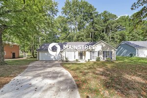 3 Bedroom House – 4715 Janice Dr, College Park, GA 30337