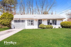 houses for rent in Westchester Estates
