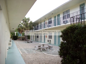 houses for rent in Hollywood