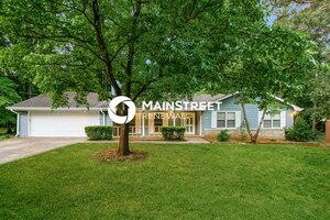 3 Bedroom House – 2135 Pinewood Dr, Covington, GA 30016