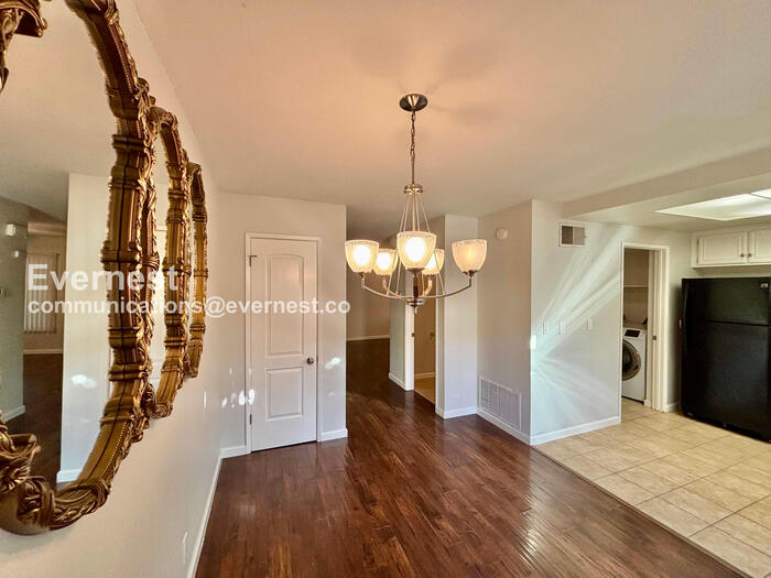 Los Angeles Town Home — photo 6