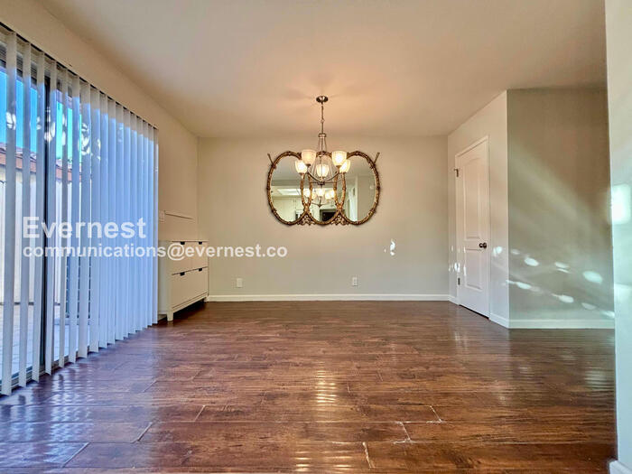 Los Angeles Town Home — photo 7