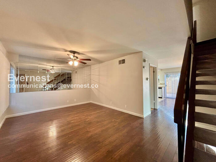 Los Angeles Town Home — photo 9