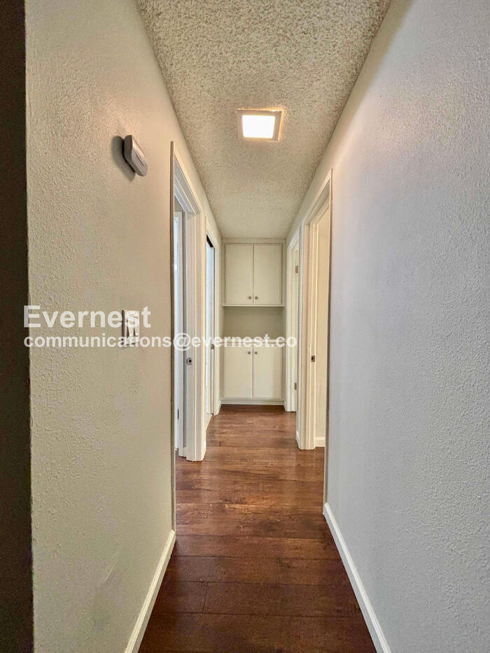 Los Angeles Town Home — photo 17