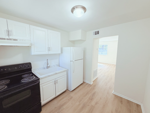 2 Bedroom Apartment – 443 Dargan Pl SW, Unit 10, Atlanta, GA 30310