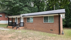 3 Bedroom House – 6186 Green Acres Dr SW, Covington, GA 30014
