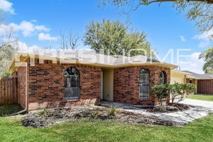 13710 Sableglen Street Photo