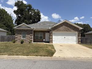 houses for rent in Cabot