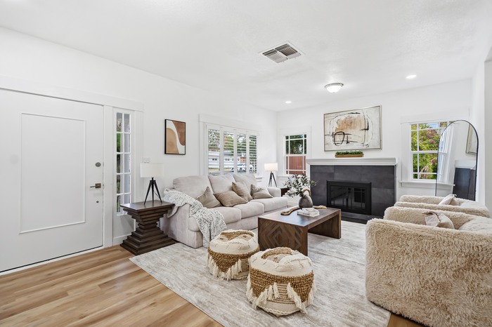 332 Chester Pl, Pomona, CA 91768 photo 4