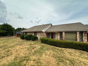 houses for rent in Mustang