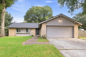 3 Bedroom Rental – 5327 Enchanted Timbers Dr, Humble, TX, 77346