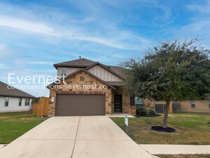 houses for rent in Buda