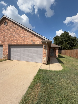houses for rent in Hurst