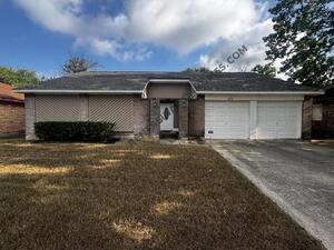 3 Bedroom Rental – 16730 Summer Dew Ln, Houston, TX, 77095-1334