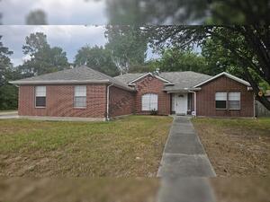 3 Bedroom House – 591 Spruce Dr, Conroe, TX, 77302-1098