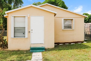 houses for rent in Riviera Beach