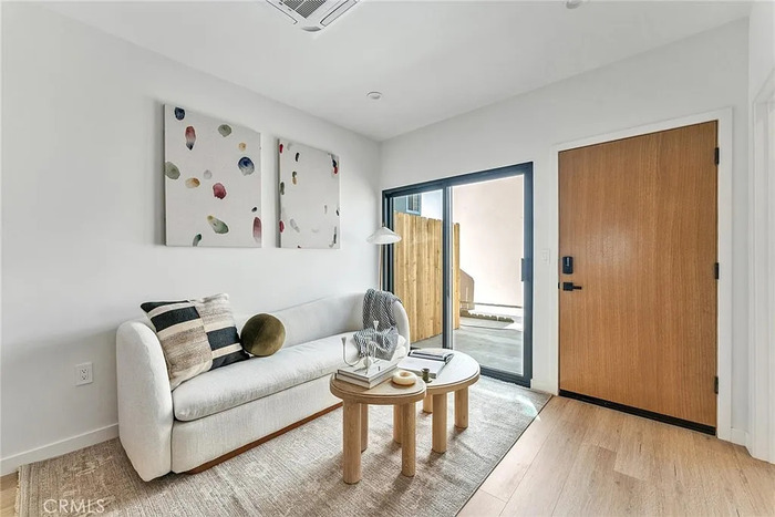 1605 1/2 N Kingsley Dr #1604, Los Angeles, CA 90027 photo 3