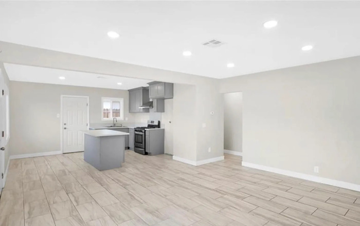 5522 Silver Dr, Santa Ana, CA 92703 photo 4